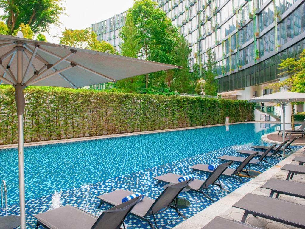 Khách sạn Mercure On Stevens 4*