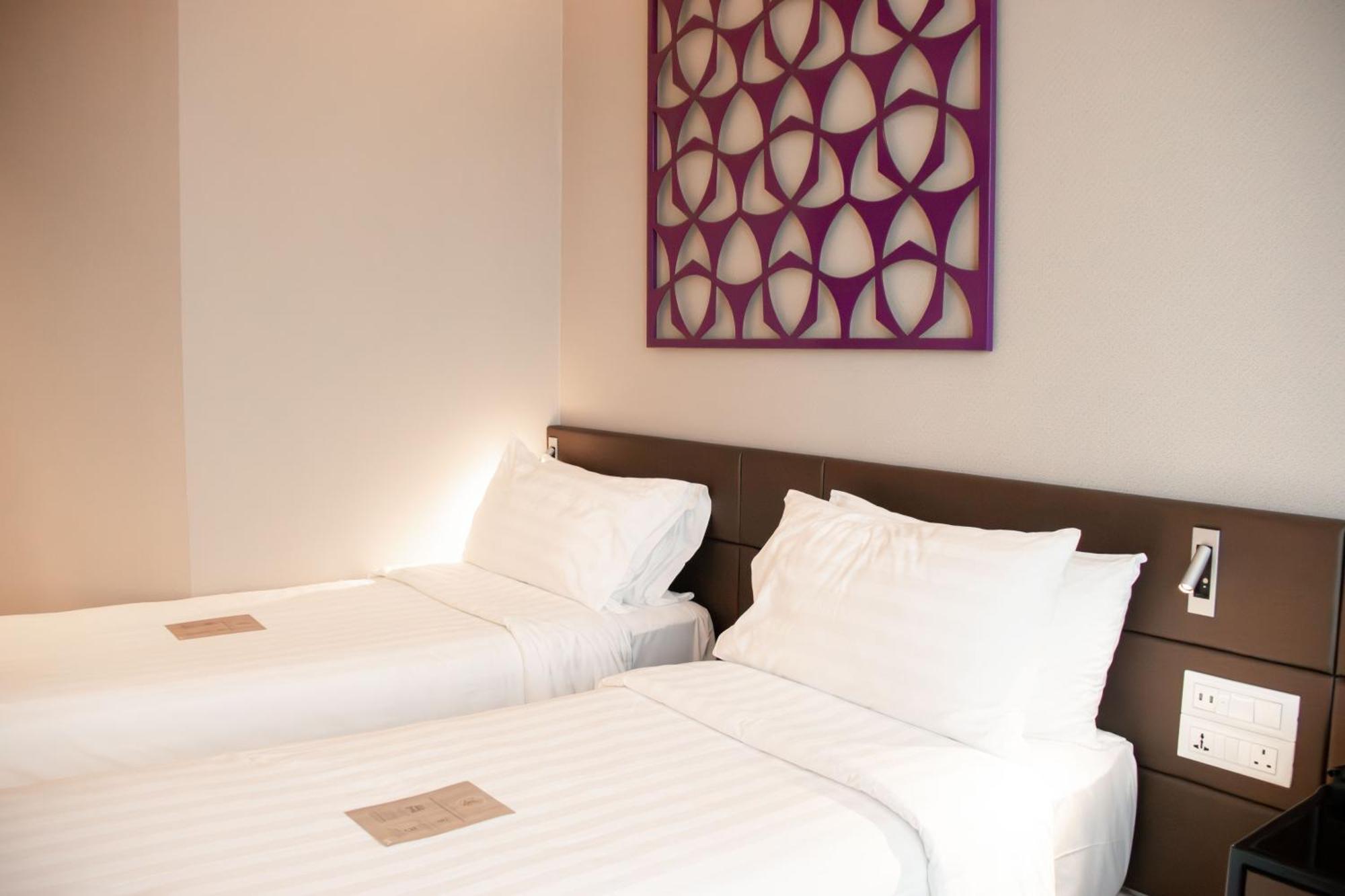 Khách sạn Mercure On Stevens 4*